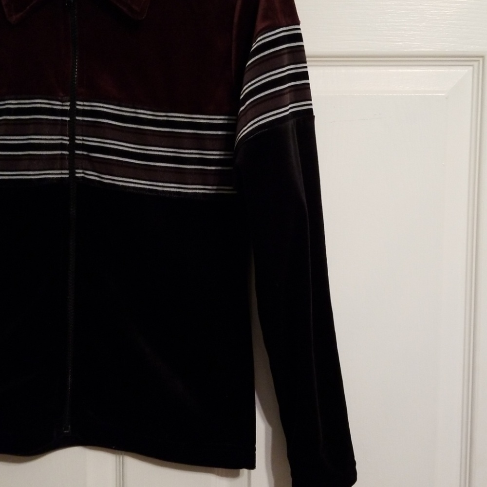 👄V Voice jacket - Picture 3 of 8